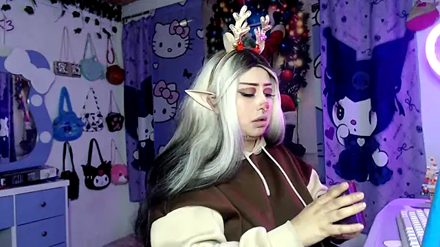 Snapshot of lussyevans24 chatting on December 17, 2025, 5:01 am lussyevans24 online show from December 17, 2025, 5:01 am