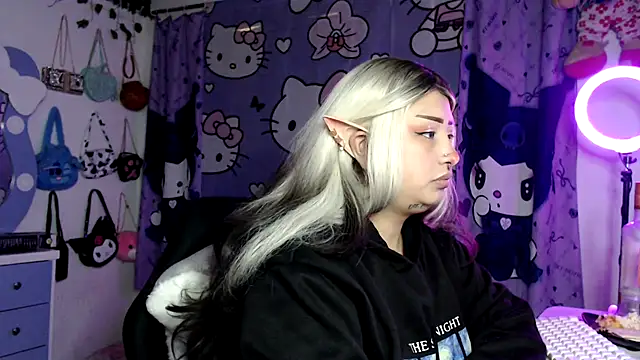 Snapshot of lussyevans24 chatting on January 14, 2026, 12:36 am lussyevans24 online show from January 14, 2026, 12:36 am