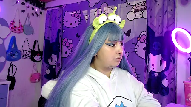 Snapshot of lussyevans24 chatting on October 22, 2025, 5:18 am lussyevans24 online show from October 22, 2025, 5:18 am