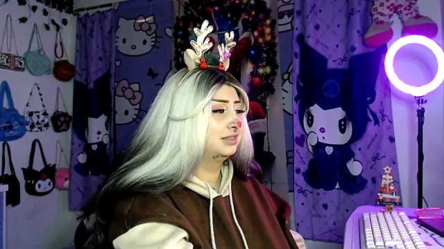 Snapshot of lussyevans24 chatting on December 22, 2025, 6:24 am lussyevans24 online show from December 22, 2025, 6:24 am