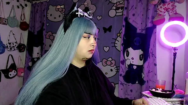 Snapshot of lussyevans24 chatting on February 2, 2026, 5:06 am lussyevans24 online show from February 2, 2026, 5:06 am