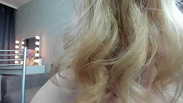 Snapshot of angelica_marquise chatting on February 6, 2025, 5:30 pm angelica marquise online show from February 6, 2025, 5:30 pm