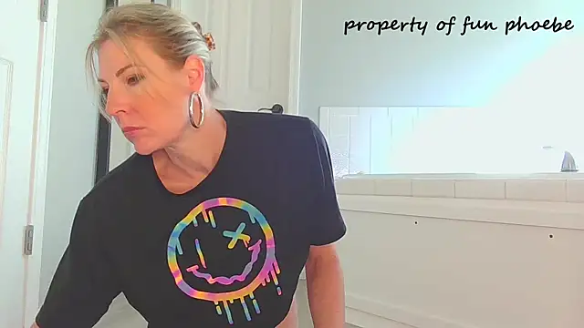 Snapshot of Fun_Phoebe chatting on June 20, 2026, 1:05 pm Fun Phoebe online show from June 20, 2026, 1:05 pm