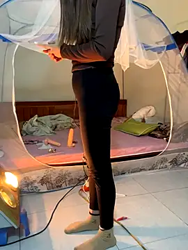 PussyWet  online show from November 5, 2025, 7:50 pm