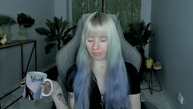 LexiWenford online show from November 13, 2025, 3:10 am