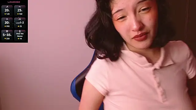 alexaa08 online show from December 22, 2025, 1:22 pm