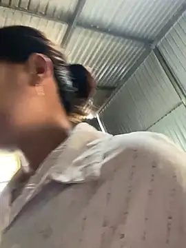 Linaannn online show from April 13, 2026, 2:37 am