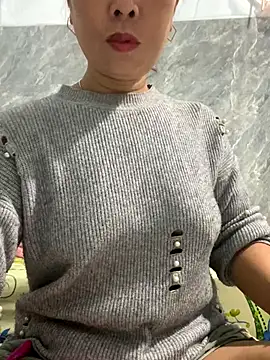 Linaannn online show from November 25, 2025, 11:37 pm