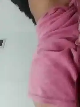 Snapshot of brunalinio chatting on December 17, 2024, 8:43 pm brunalinio online show from December 17, 2024, 8:43 pm