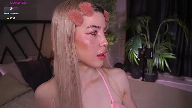 Snapshot of LindaThacker chatting on March 30, 2026, 4:36 am LindaThacker online show from March 30, 2026, 4:36 am