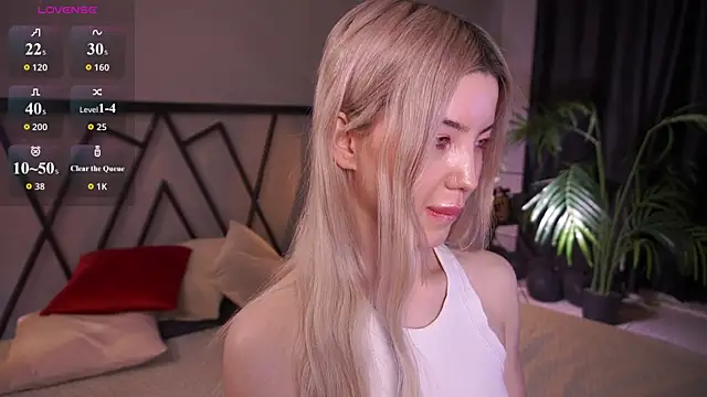 Snapshot of LindaThacker chatting on April 6, 2026, 4:46 am LindaThacker online show from April 6, 2026, 4:46 am