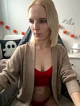 Snapshot of Luna_Lacroix chatting on October 21, 2025, 10:47 am Luna Lacroix online show from October 21, 2025, 10:47 am