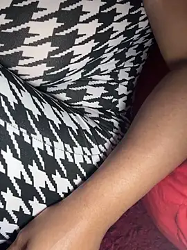 RoxiRedXXX online show from May 19, 2026, 5:20 pm