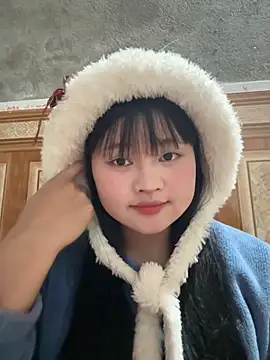 Snapshot of Anges893 chatting on November 13, 2025, 3:32 am Anges893 online show from November 13, 2025, 3:32 am