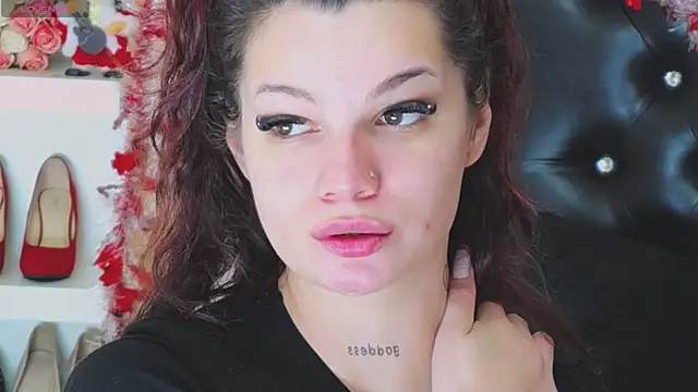 Allisonn223 online show from December 18, 2025, 1:48 pm