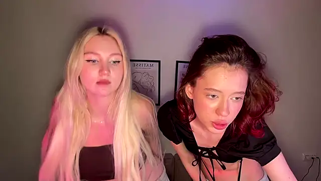 LunaLissa online show from December 3, 2024, 3:50 pm