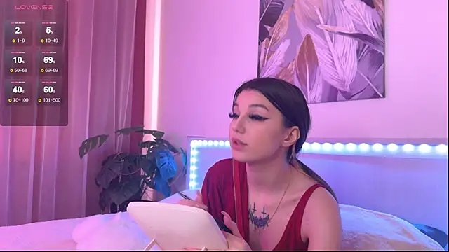 Veronica leal online show from October 21, 2025, 8:36 am