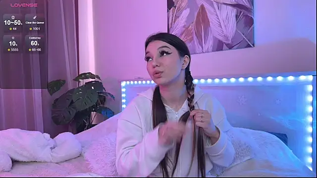 Veronica leal online show from April 12, 2026, 7:11 am