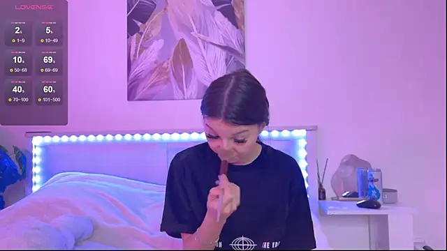 Veronica leal online show from October 28, 2025, 9:52 am