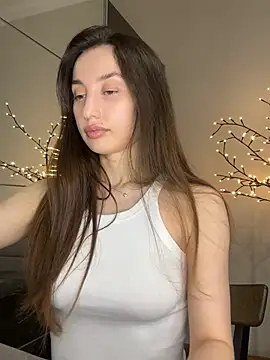 Polli Kiss online show from February 25, 2026, 4:40 pm