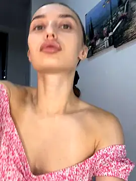 Snapshot of Polli_Kiss chatting on September 26, 2025, 7:32 pm Polli Kiss online show from September 26, 2025, 7:32 pm