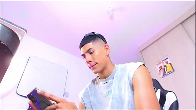 Snapshot of Valerio_20 chatting on June 20, 2026, 7:30 pm Valerio 20 online show from June 20, 2026, 7:30 pm