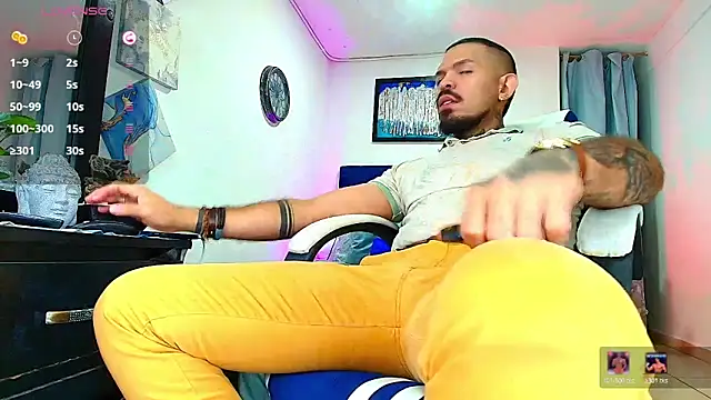 Snapshot of Adil_aminn chatting on February 3, 2026, 9:31 pm Adil aminn online show from February 3, 2026, 9:31 pm