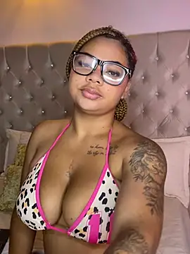 Eloisa cleavage  online show from July 18, 2026, 10:13 am