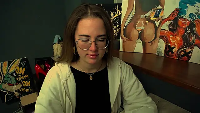 luxie milady online show from November 28, 2025, 1:11 pm