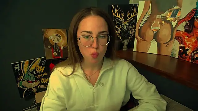 luxie milady online show from April 8, 2026, 12:50 pm