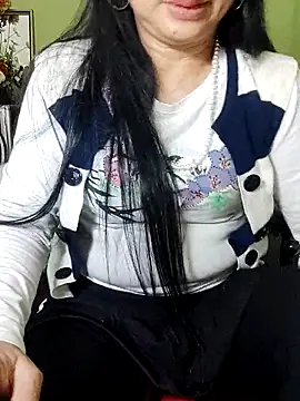 Snapshot of Hangem111 chatting on February 5, 2026, 7:15 am Hangem111 online show from February 5, 2026, 7:15 am