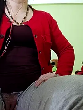 Snapshot of Hangem111 chatting on February 11, 2026, 7:52 am Hangem111 online show from February 11, 2026, 7:52 am