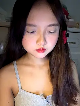 Snapshot of Alice1818 chatting on September 19, 2025, 8:40 am Alice1818 online show from September 19, 2025, 8:40 am