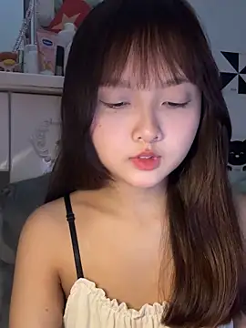 Snapshot of Alice1818 chatting on October 29, 2025, 6:45 am Alice1818 online show from October 29, 2025, 6:45 am