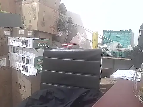 kisstoyousoon2024 online show from December 2, 2025, 9:22 am