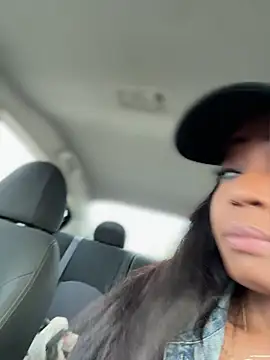 Snapshot of Blazerina chatting on April 16, 2026, 12:00 am Blazerina online show from April 16, 2026, 12:00 am