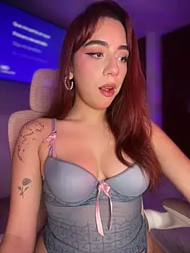 Snapshot of veronicaapink chatting on March 19, 2026, 2:33 am veronicaapink online show from March 19, 2026, 2:33 am