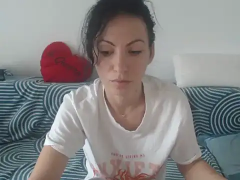 Emmatoo online show from June 2, 2026, 9:42 am