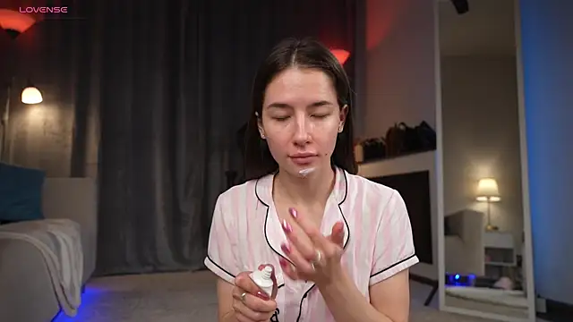 Snapshot of Amely_Young chatting on October 9, 2025, 12:33 am Amely Young online show from October 9, 2025, 12:33 am