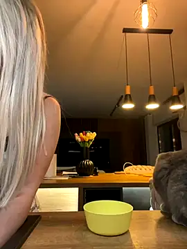 Jessy Jo online show from November 26, 2025, 4:45 am