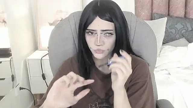 Snapshot of celestica_rose chatting on December 1, 2025, 9:15 pm celestica rose online show from December 1, 2025, 9:15 pm