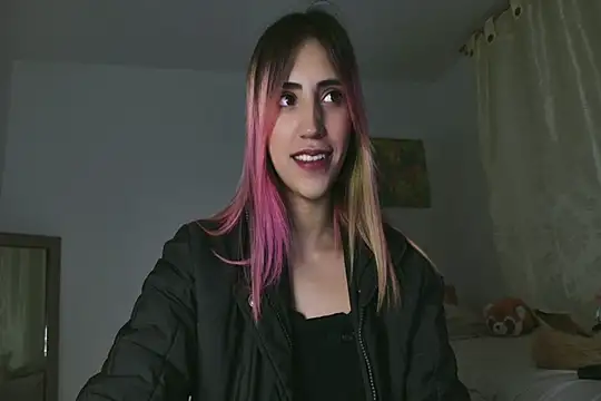 Snapshot of linnie_ chatting on March 7, 2025, 10:46 am linnie online show from March 7, 2025, 10:46 am