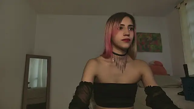 Snapshot of linnie_ chatting on March 8, 2025, 11:07 pm linnie online show from March 8, 2025, 11:07 pm