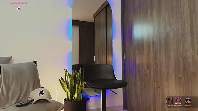 Snapshot of Damon-benet chatting on March 24, 2026, 2:22 am Damon-benet online show from March 24, 2026, 2:22 am