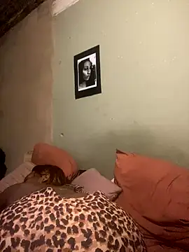 Moorella1 online show from November 25, 2025, 6:36 am