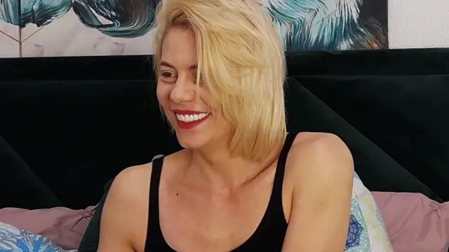 Snapshot of tanyagrey chatting on February 18, 2026, 6:55 am tanyagrey online show from February 18, 2026, 6:55 am