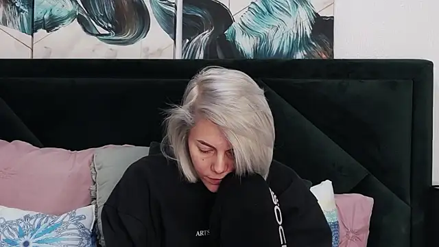 Snapshot of tanyagrey chatting on March 2, 2026, 7:15 am tanyagrey online show from March 2, 2026, 7:15 am