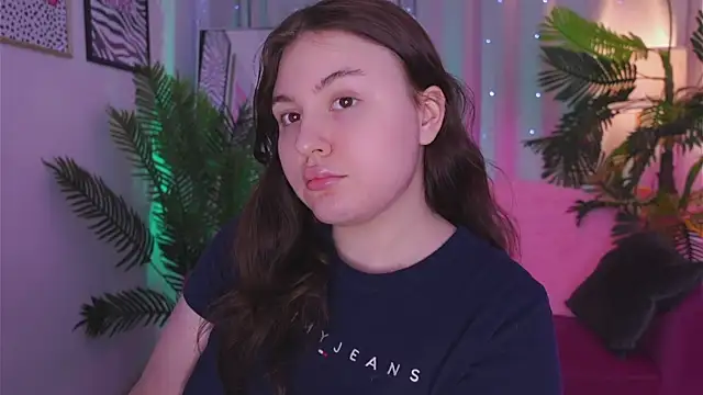 Snapshot of Mia__Peach chatting on March 13, 2025, 1:43 am Mia Peach online show from March 13, 2025, 1:43 am