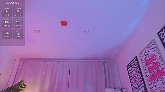 Snapshot of Mia__Peach chatting on March 23, 2025, 3:43 am Mia Peach online show from March 23, 2025, 3:43 am