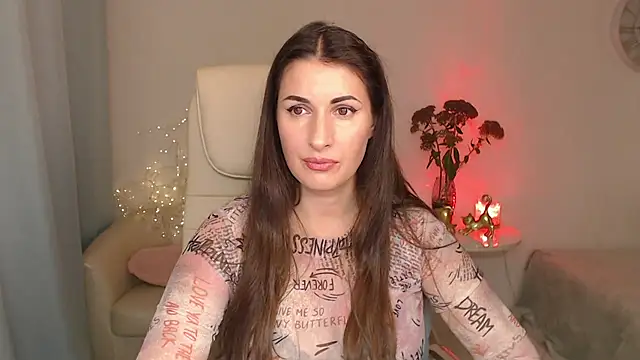 MaryMalory11 online show from October 29, 2025, 5:12 pm